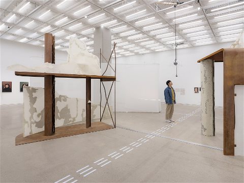 기울인 몸들: 서로의 취약함이 만날 때 전시 전경